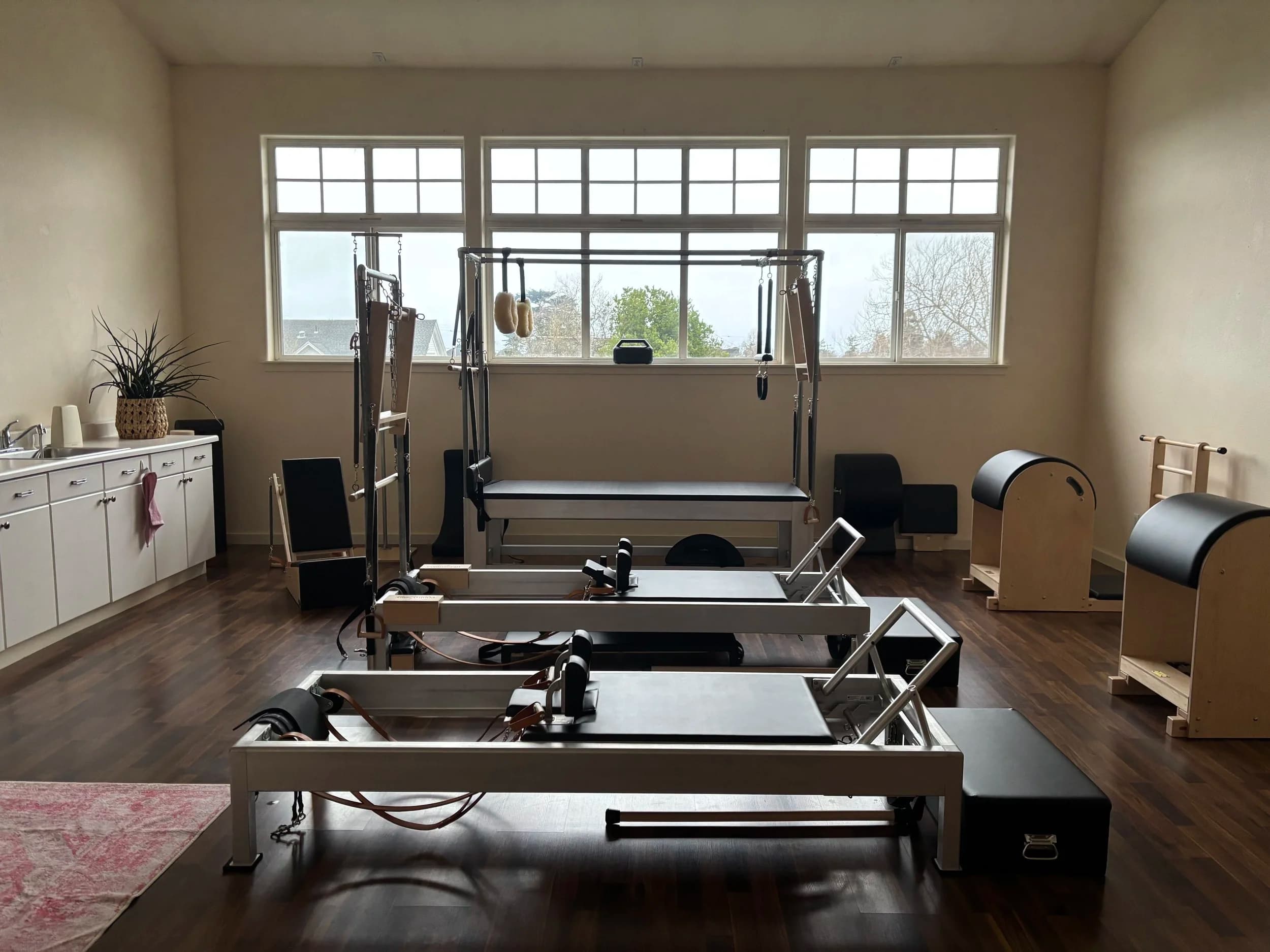 Anna Sewell teaching Pilates